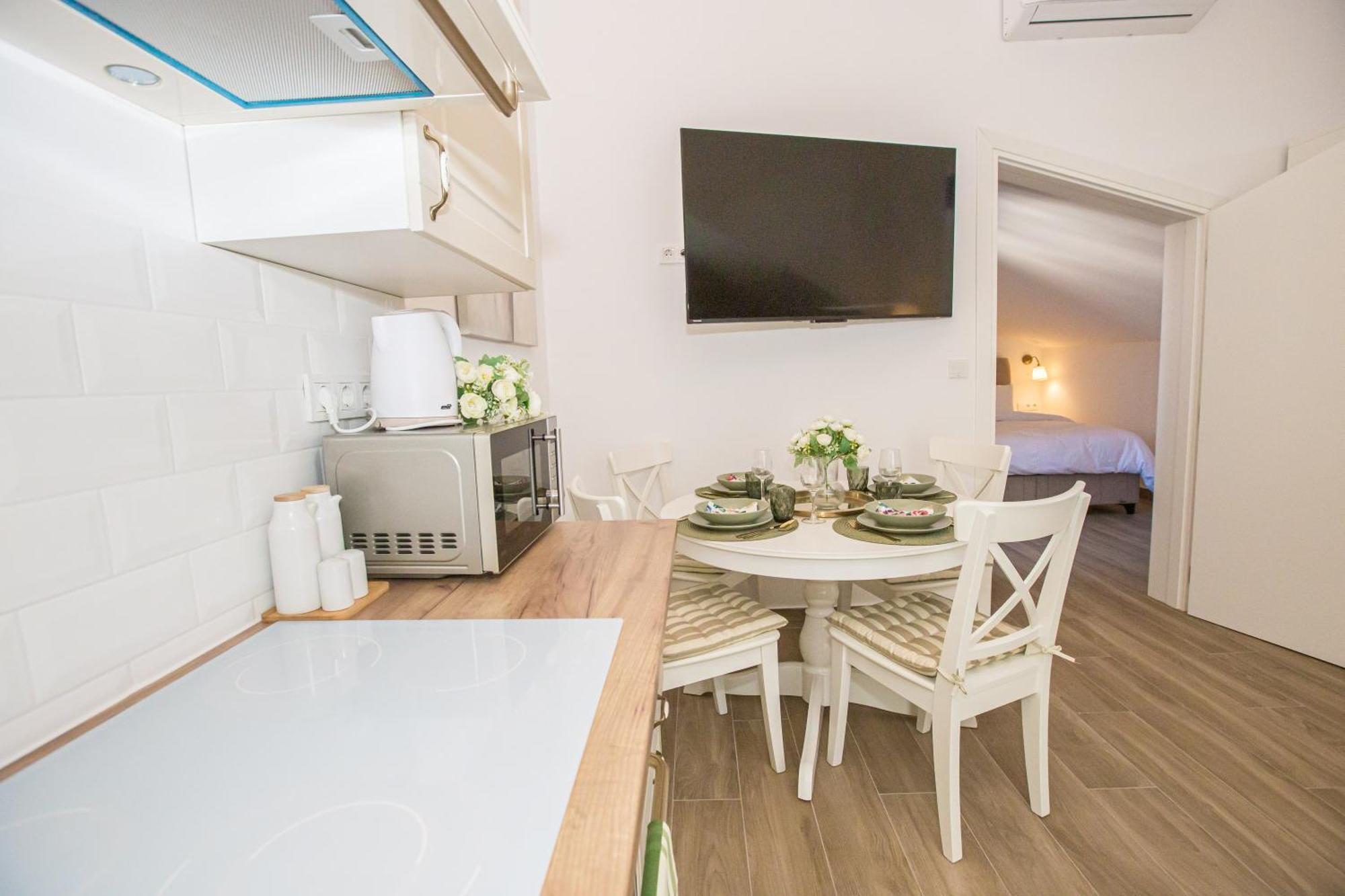 Mind Apartment And Rooms Porec Exterior photo