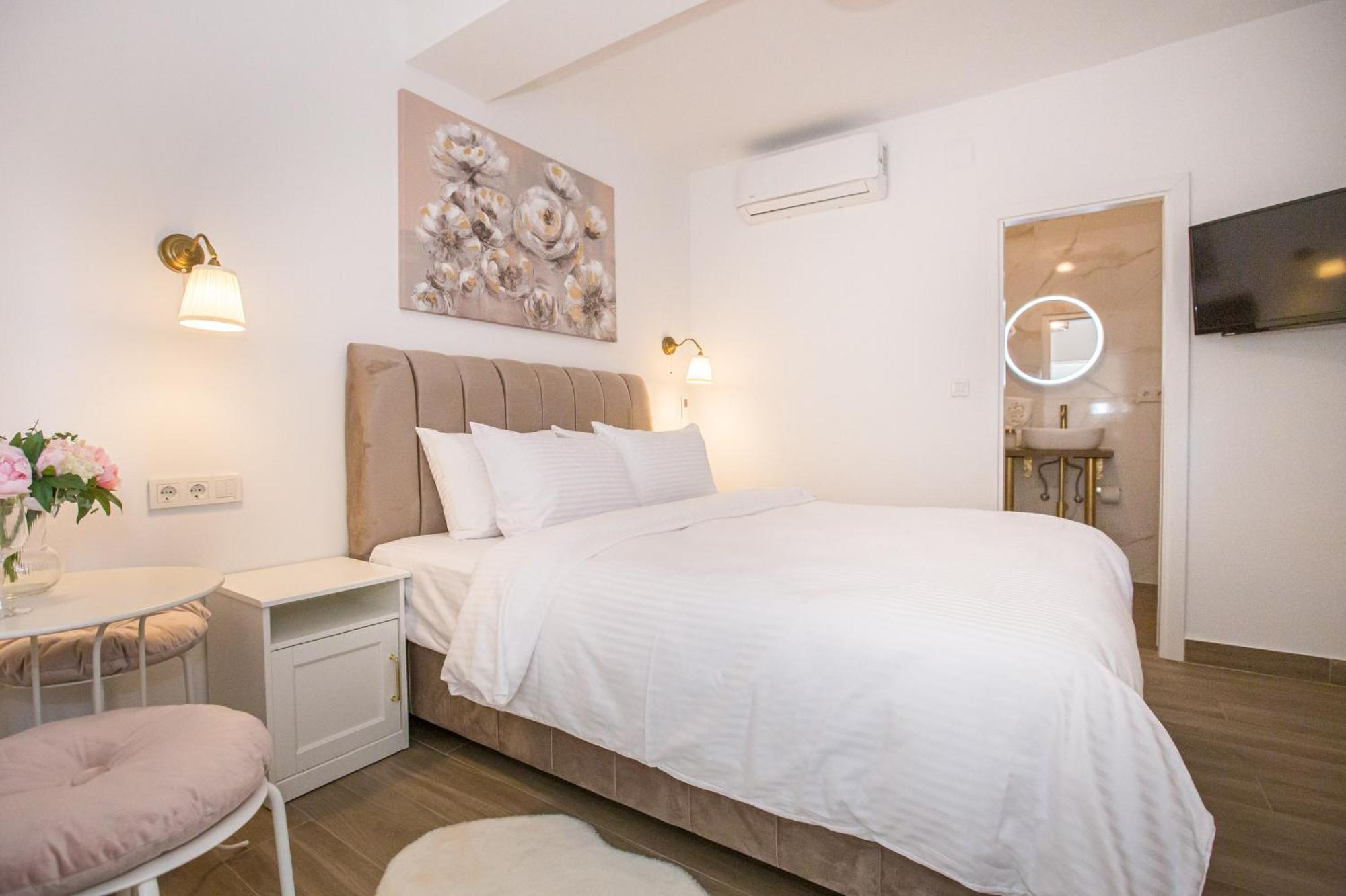 Mind Apartment And Rooms Porec Exterior photo