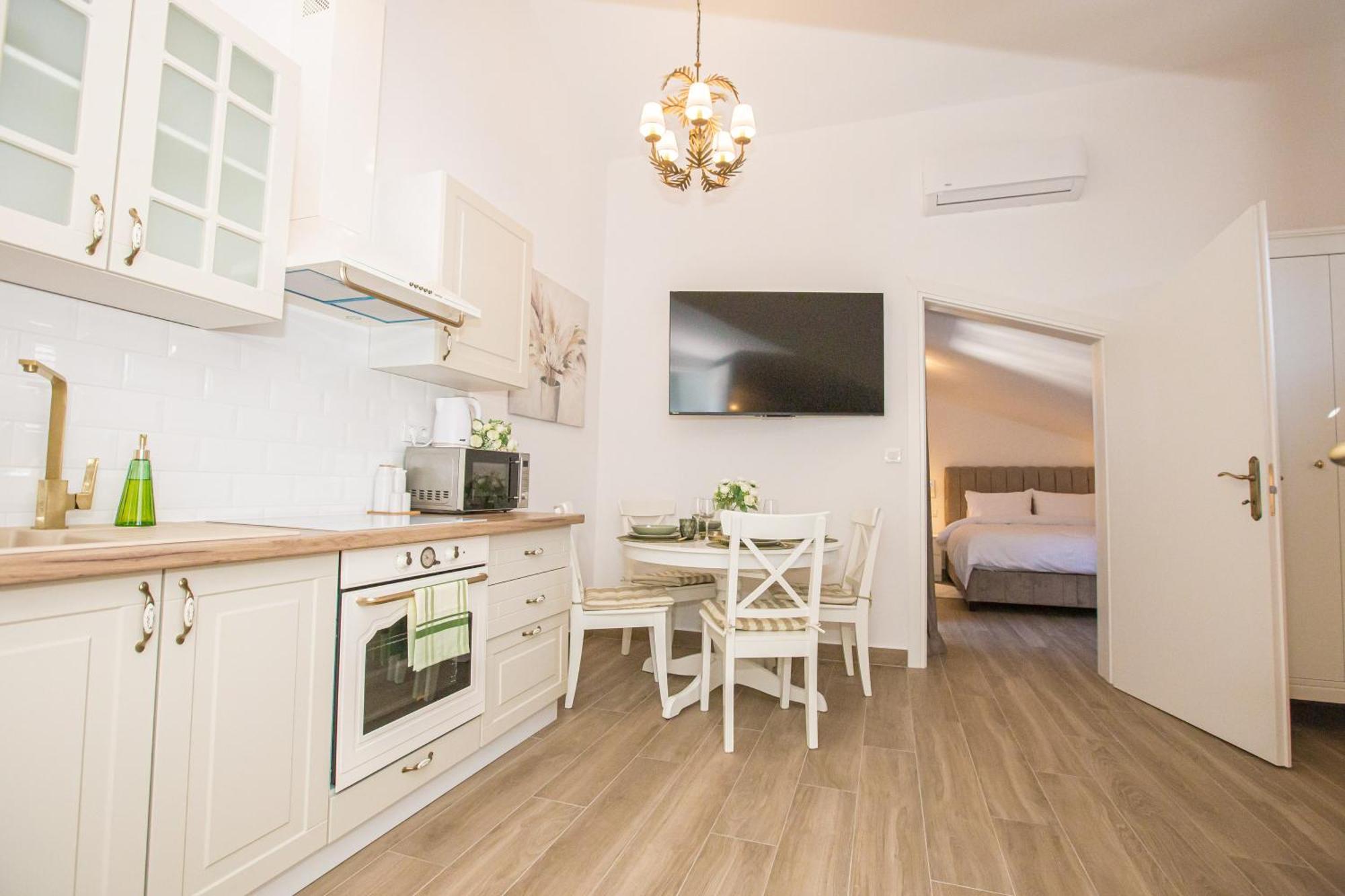 Mind Apartment And Rooms Porec Exterior photo